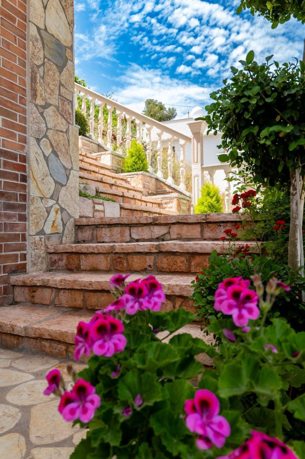 Vila Basho Sarande Exterior photo